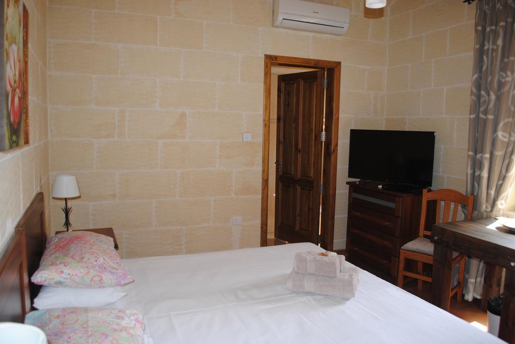 Gozo Hills Bed And Breakfast Xagħra Esterno foto
